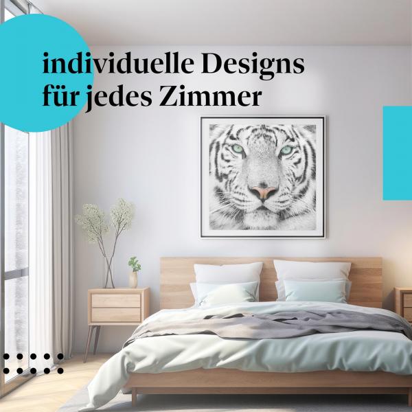 Schlafzimmer Deko: "Weißer Tiger" Poster in modernem Schlafzimmer. Wanddeko für Tier-Fans.