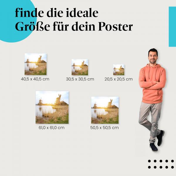 Wähle die ideale Postergröße: Holländische Windmühlen am Wasser im Sonnenuntergang.