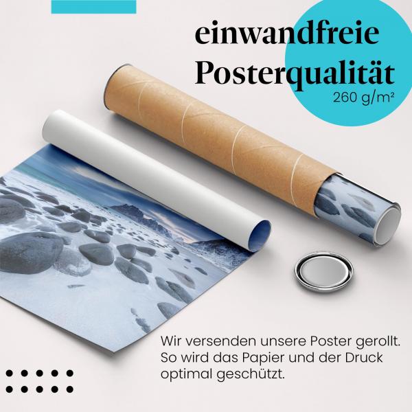 Gerolltes Poster "Winterstrand" - Winter & Meer, sicher verpackt.