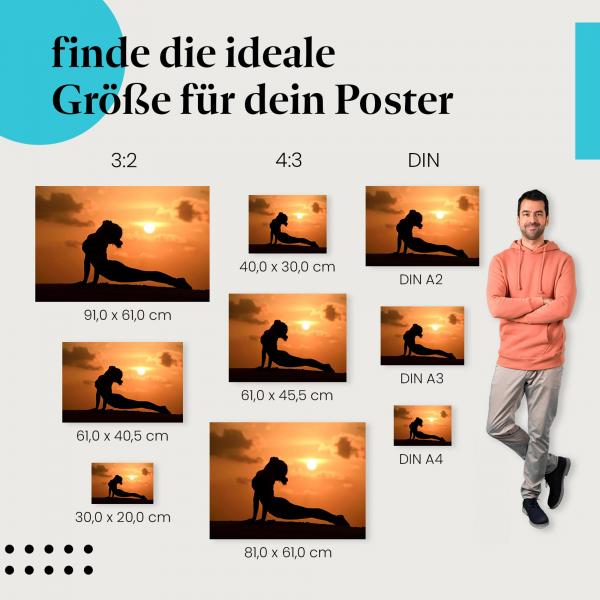 Entdecke die passende Postergröße: Yoga am Strand: Frau, Kobra-Pose, Sonnenuntergang.