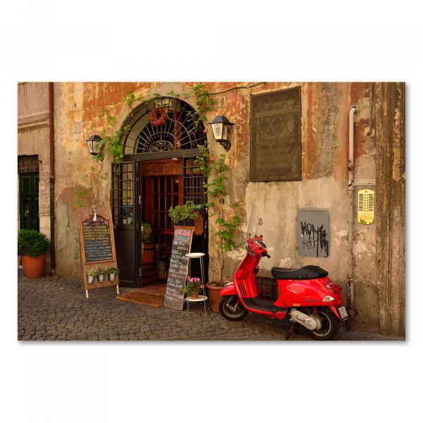 Ein traditionelles Café in Rom mit einem roten Vespa Roller - ein Bild voller italienischem Flair.