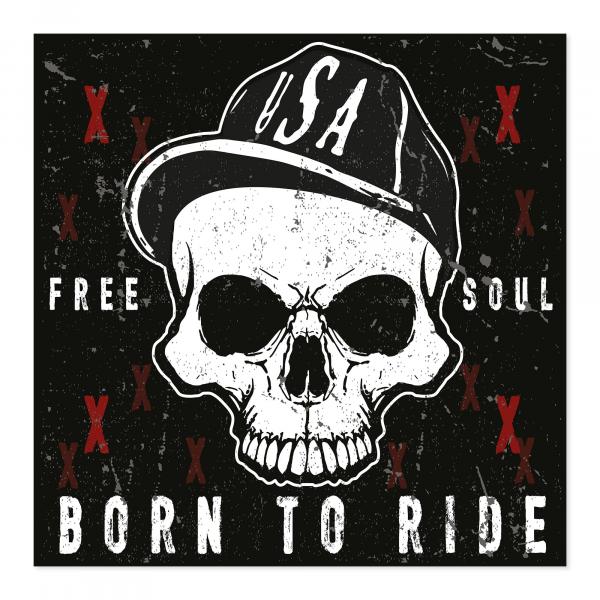 Totenkopf mit Basecap & Spruch "Born to Ride" - Grunge-Design für Motorrad-Fans.